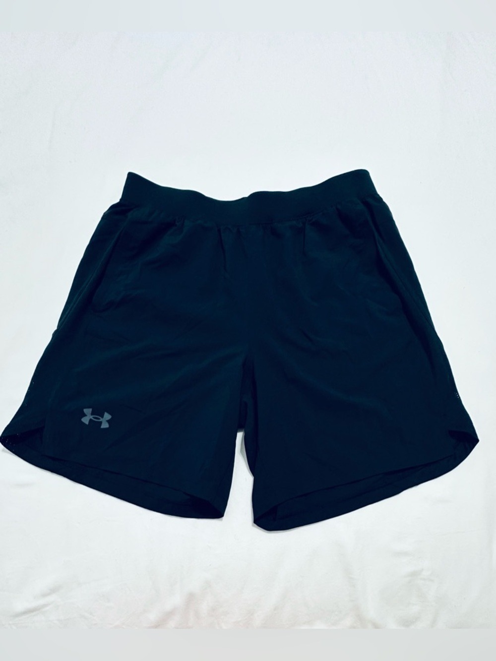 WOMENS UNDER ARMOUR HEATGEAR 7” BLACK LOGO SHORTS LARGE ATHLETIC ATHLEISURE GYM - Picture 2 of 11